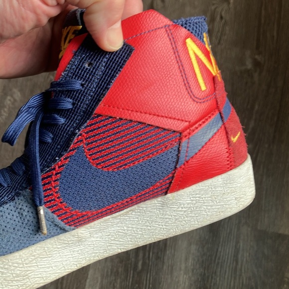 Nike - Picture 15 of 16